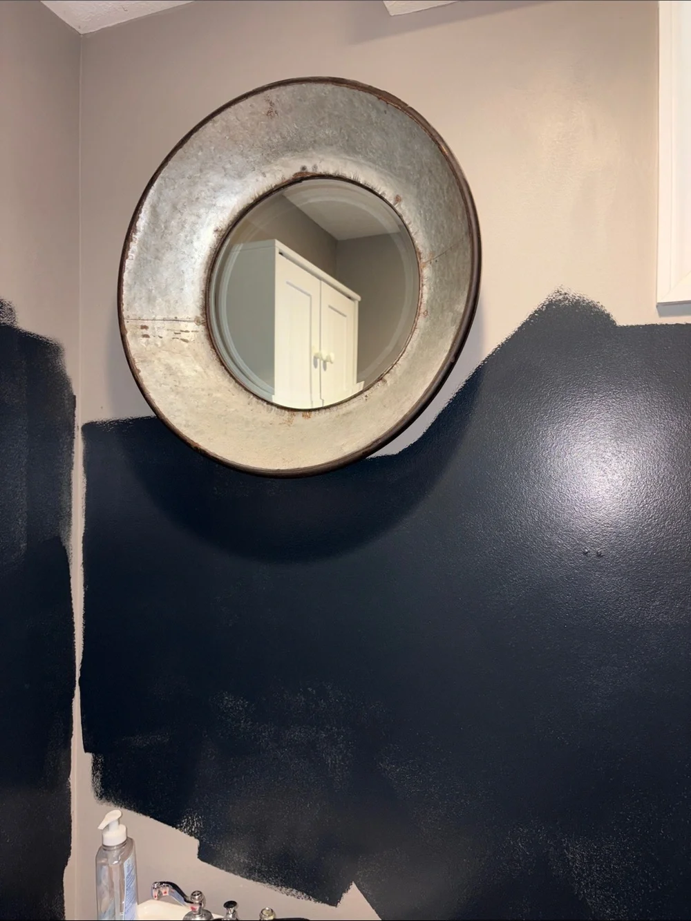 NWT Foreside Home & Garden Round Metal Wall Mirror